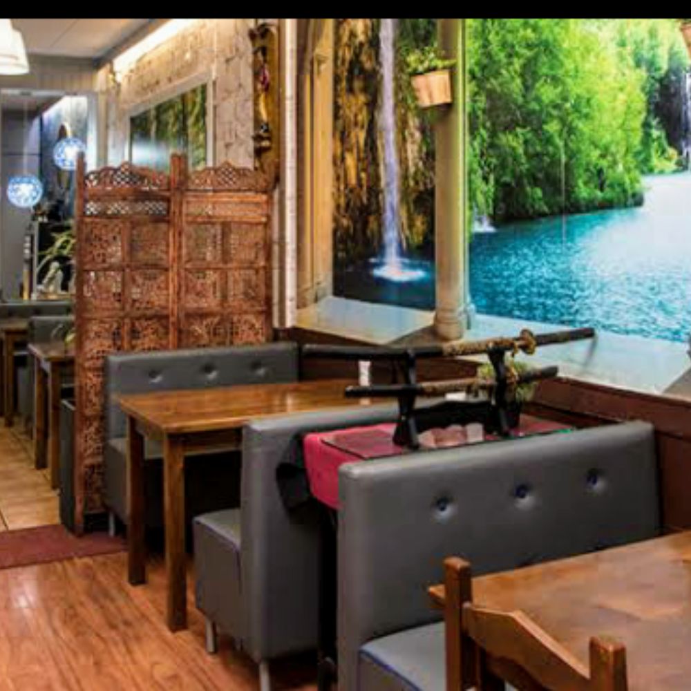 Cafeteria La Granota, Ubicado en el centrico Passeig de Maragall, Barcelona. 1.0