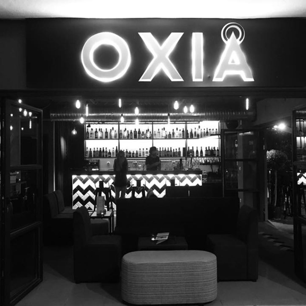 Bar de Copas, cerca del paseo maritimo de, Marbella. 1.0