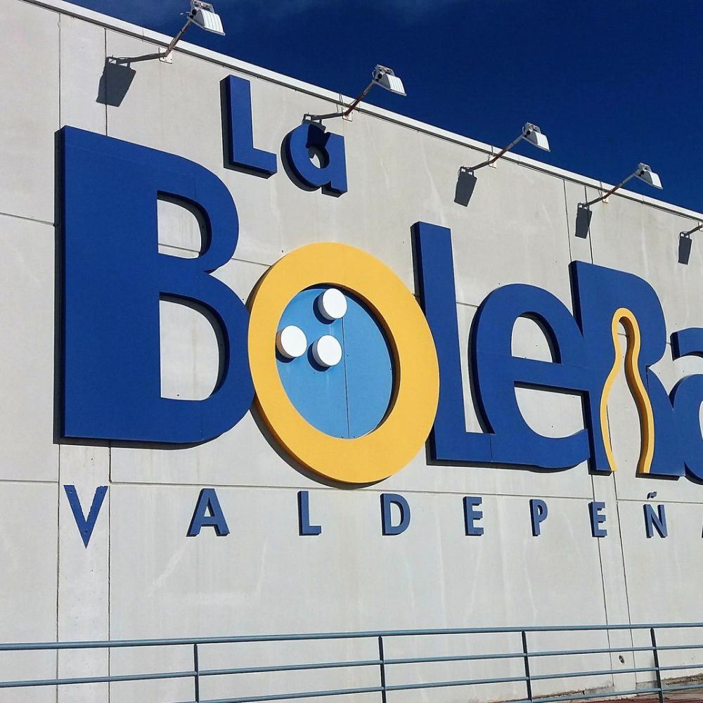 La Bolera de Valdepeñas, Ubicado al sur de Valdepeñas. 6.0