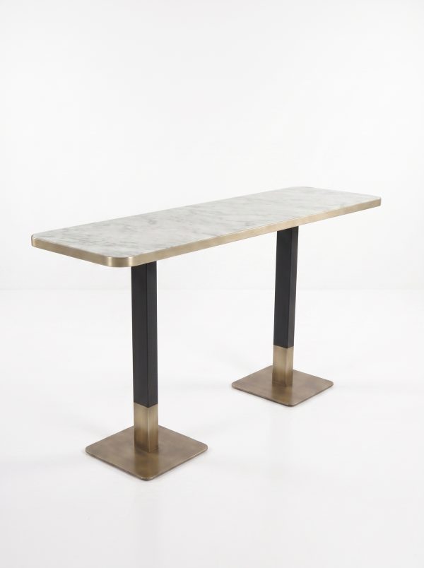 Middle_table_on_white_background_202607281848.jpeg_2K_202607302258 Mesa Alta VIP