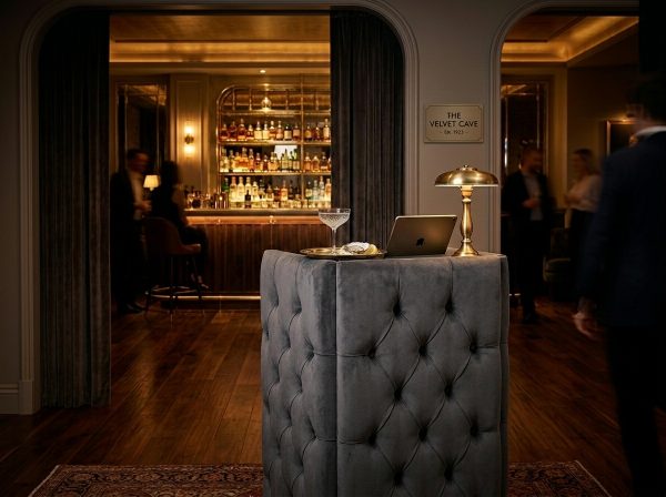 Recibidor bar en Capitone - Polipiel